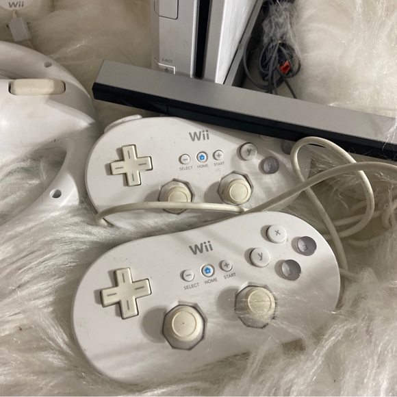 Nintendo Wii Console Compatible White RVL-001 W Extra Accessories - Picture 12 of 15